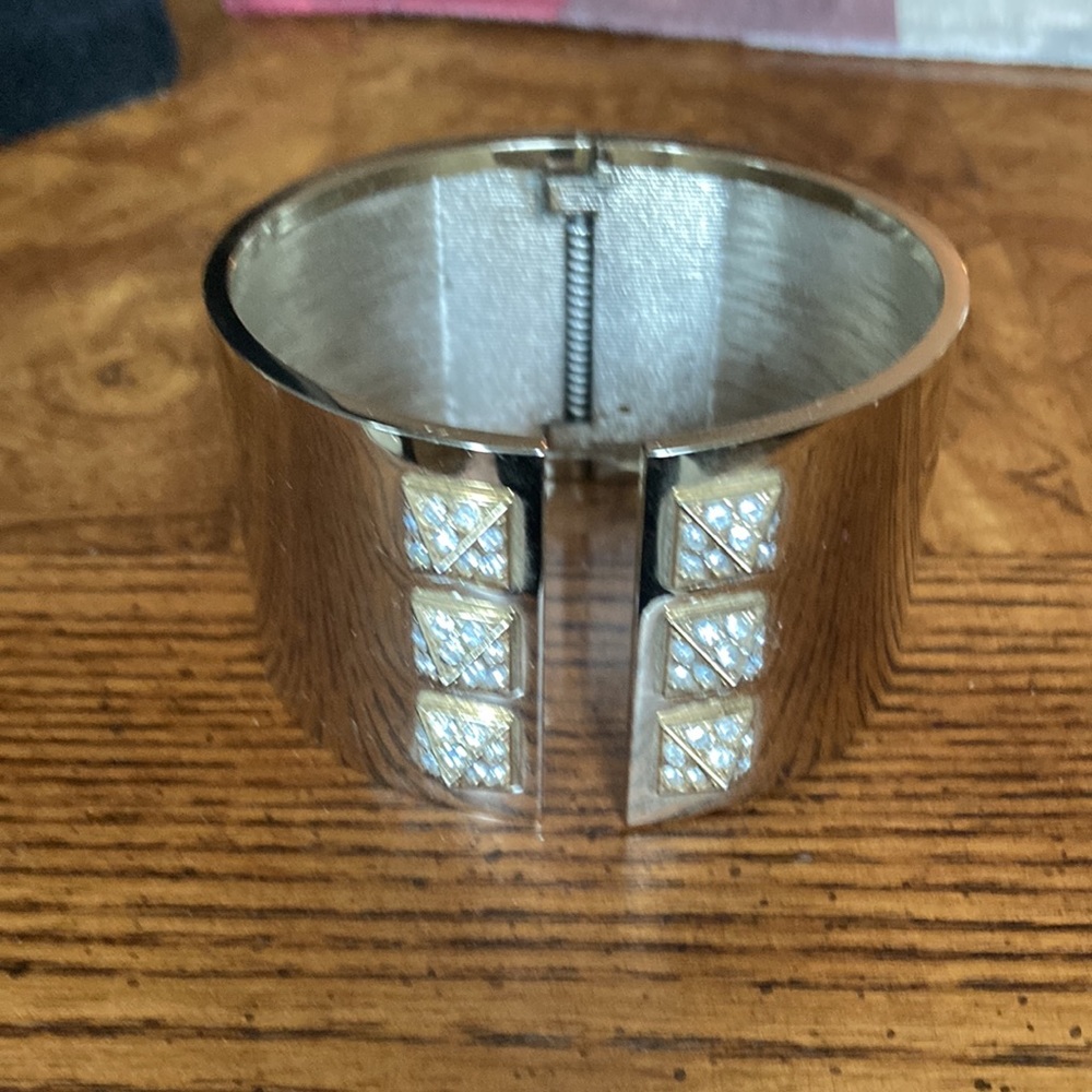 Vs Gold Cuff